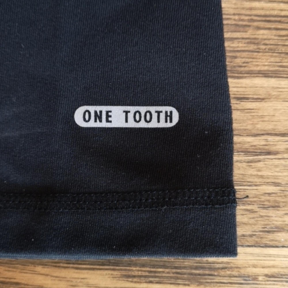 𝅺One Tooth Black Reverse Halter Tank XL - Picture 3 of 4